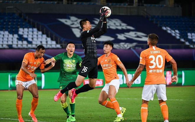 如果我是曼联高层，直接租米特洛维奇先顶着