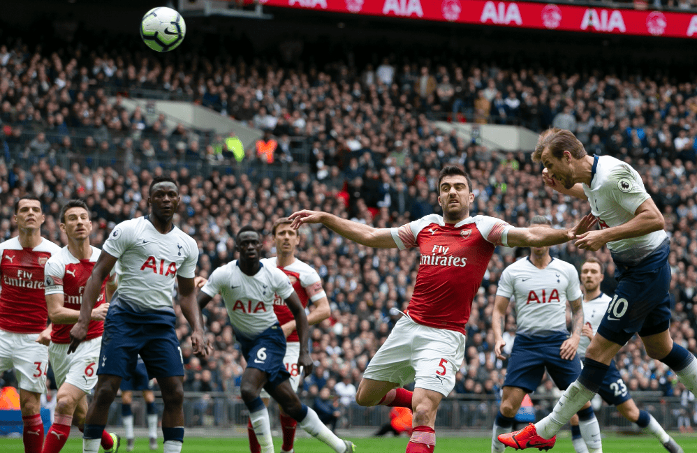 湖人詹姆斯关键封盖锁定胜局