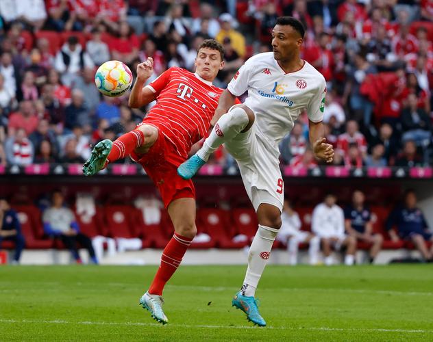 德乙半场：贝尔纳特屡献神扑，汉诺威暂0-0卡尔斯鲁厄