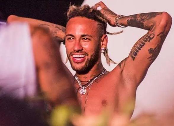 周六西甲裁判安排：科尔德罗将执法巴萨vs奥萨苏纳（西甲周六裁判公布：科尔德罗执哨巴萨对阵奥萨苏纳）