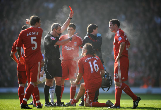 挪媒：哈兰德因曼奇尼摸屁股产生冲突，挪威队赛后庆祝至深夜（挪威媒体：哈兰德与曼奇尼因拍臀发生争执，挪威队赛后庆祝至深夜）