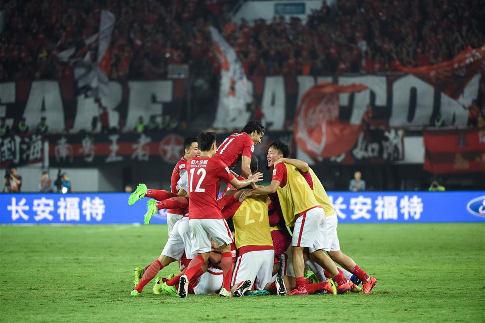 当年巴萨的训练课，疯狂过人进球的梅西！