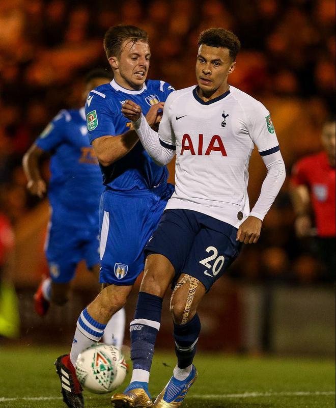 佩雷茨：诺伊尔是有史以来最优秀的门将；我本想成为汉堡首发