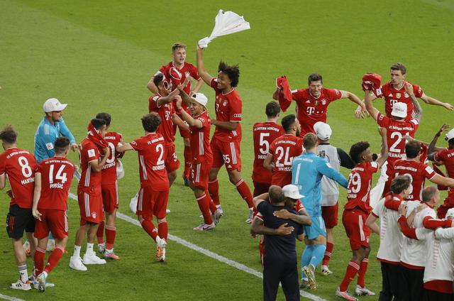 记者：弗里克不仅收获了胜利，还抓到了更衣室的“泄密者”（记者：弗里克赢球之余还揪出更衣室的“内鬼”）