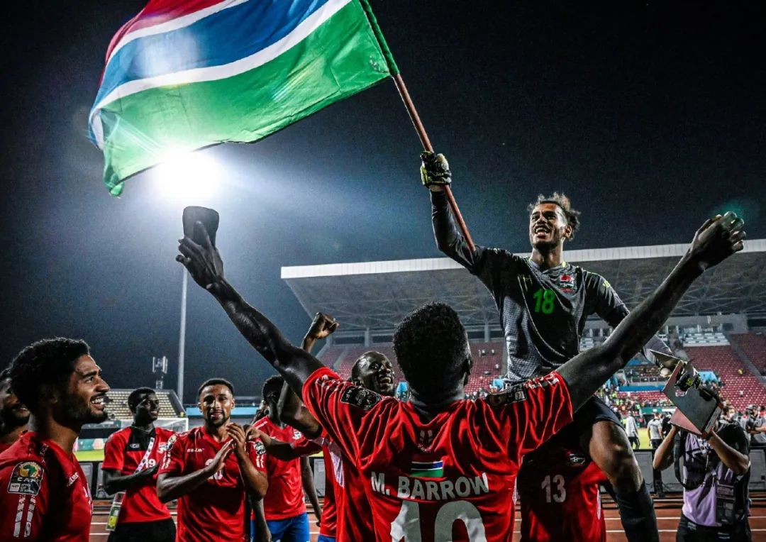 邮报：纽卡寻找前锋受挫，若无符合预期的报价不会放走伊萨克